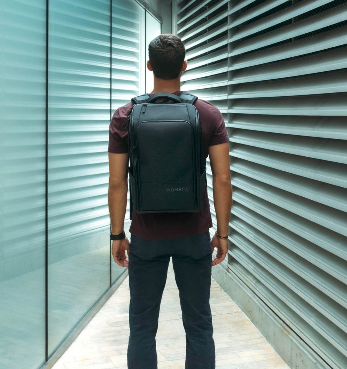 Nomatic Everyday Backpack V2 Expandable 20L-24L - Black