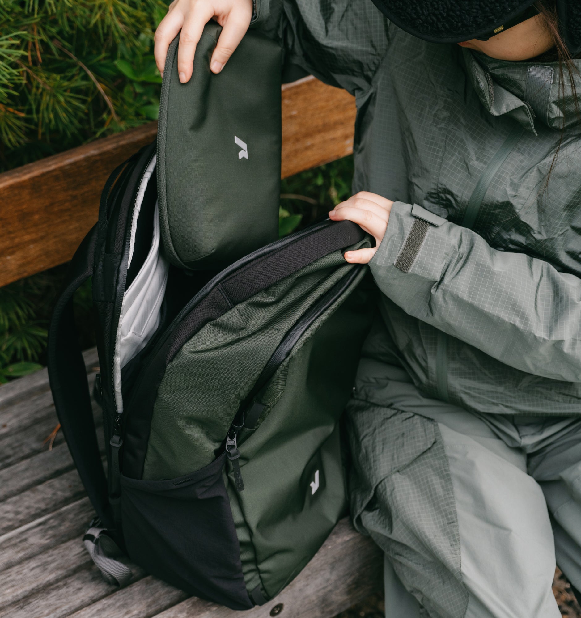 Rushfaster Essential Tech Pouch
